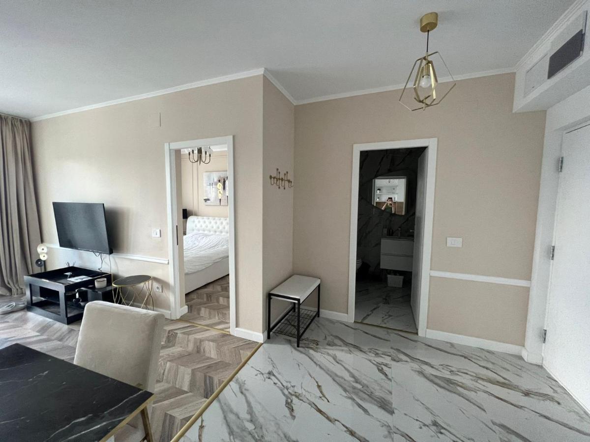 Glim Suite Oradea Buitenkant foto