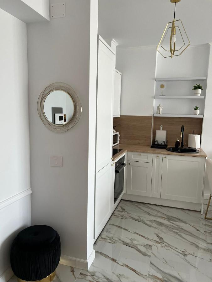 Glim Suite Oradea Buitenkant foto